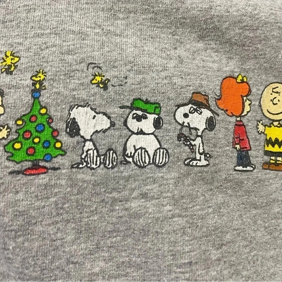 PEANUTS Charlie Brown Snoopy & Gang Christmas T-Shirt Adult Size Large - Picture 9 of 12